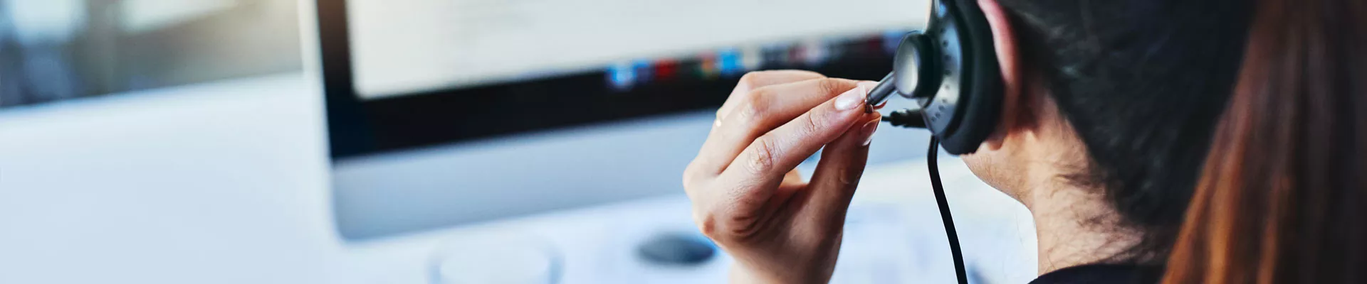 Бізбен хабарласыңы