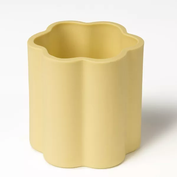 Көркем гүлді жиектер керамикалық шамы